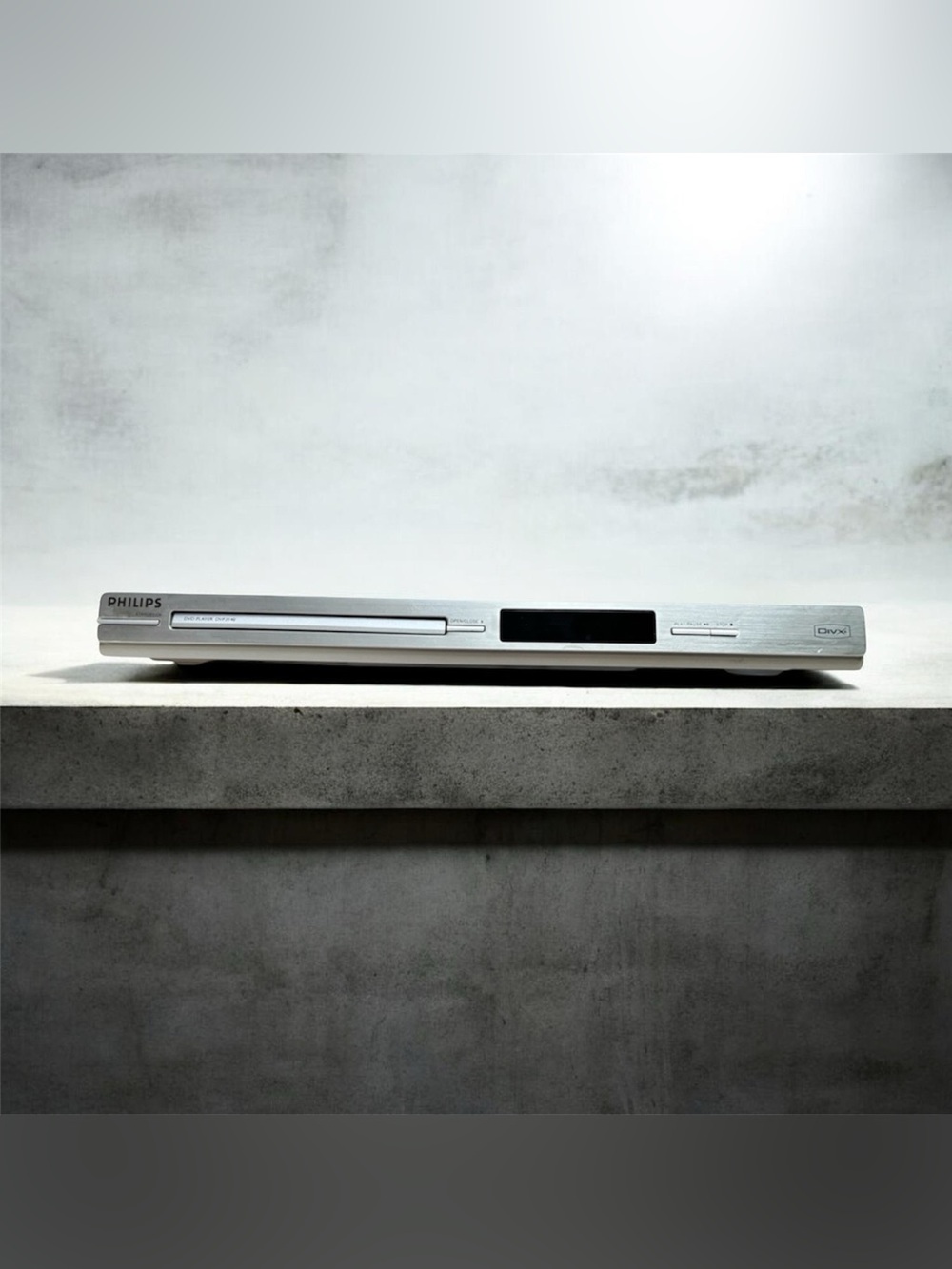 Ultra-Slim Philips DVD/CD Player (Model DVP3140/37) with Remote Control